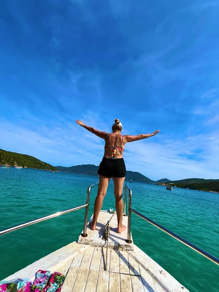 passeio de barco arraial do cabo